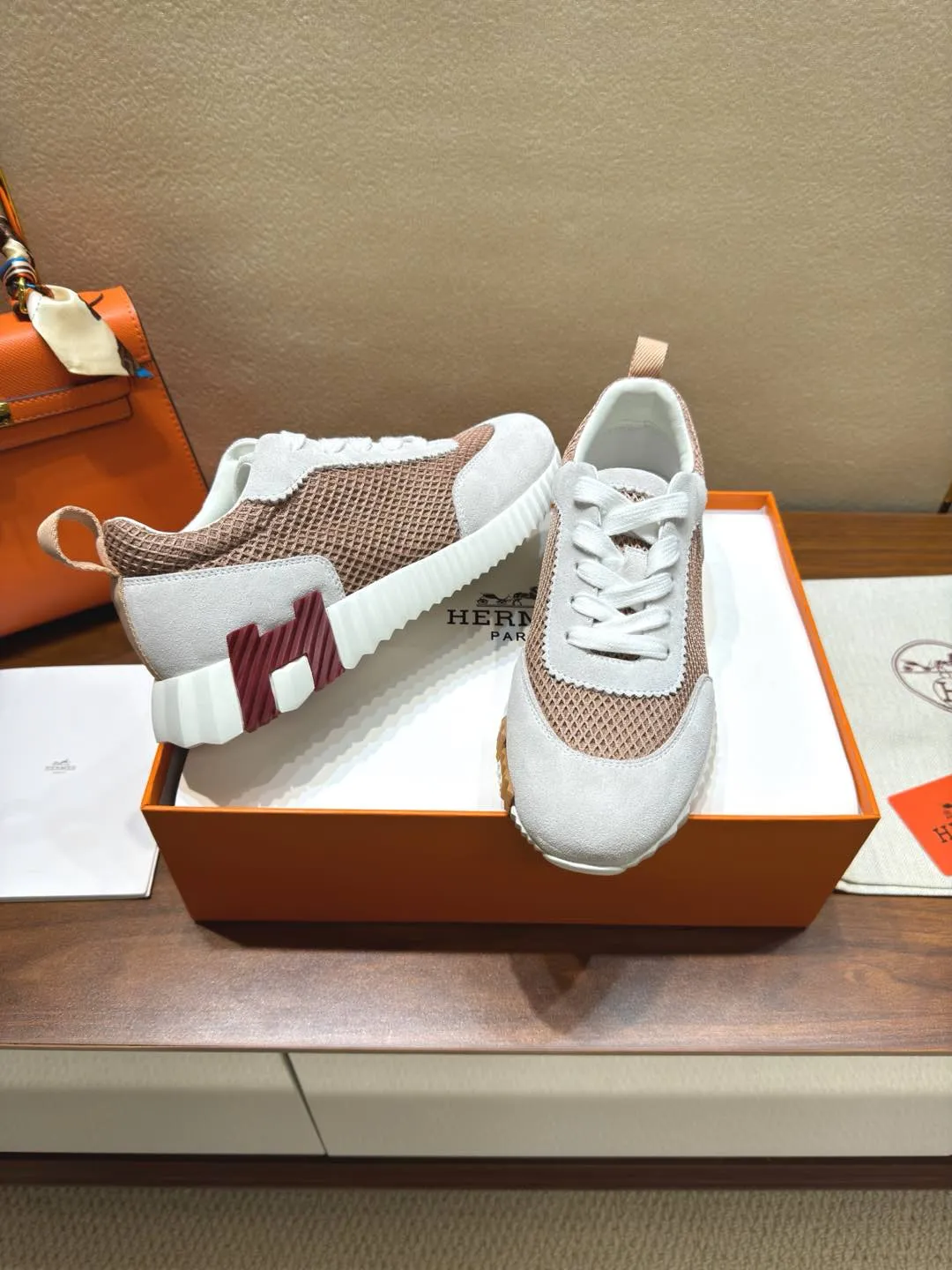 💕💕Factory direct selling price p640💕💕 Men ➕20💰Hermes 🐎24 new sports shoes 🆕 H family 2024giga new sports shoes **3cm, a real artifact, original molded outsole, very stylish and light, perfect foot feel💯 size: 34-46 (customized at 34.45.46)